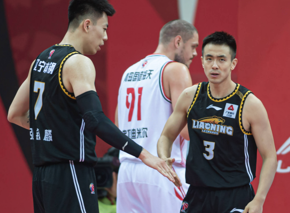 转折点!里昂强势反弹;CBA季后赛国际比赛日攻防权衡;球迷炸锅;阵容厚度经受考验的简单介绍 转折点!里昂强势反弹;CBA季后赛国际比赛日攻防权衡;球迷炸锅;阵容厚度经受考验的简单介绍