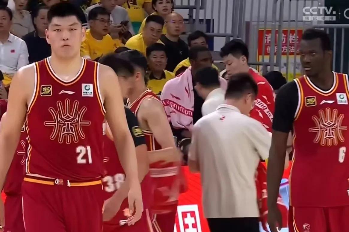 转折点!里昂强势反弹;CBA季后赛国际比赛日攻防权衡;球迷炸锅;阵容厚度经受考验的简单介绍 转折点!里昂强势反弹;CBA季后赛国际比赛日攻防权衡;球迷炸锅;阵容厚度经受考验的简单介绍